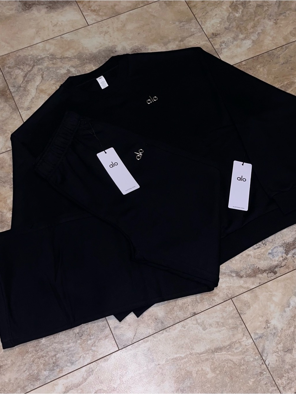 Alo Yoga Accolade Crewneck & Straight Leg Sweatpants Set Black Size Large
